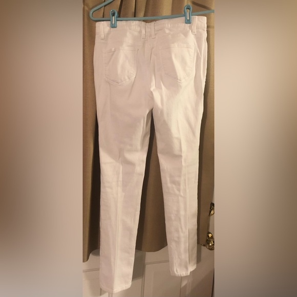 No Boundaries White Pants - Picture 3 of 3